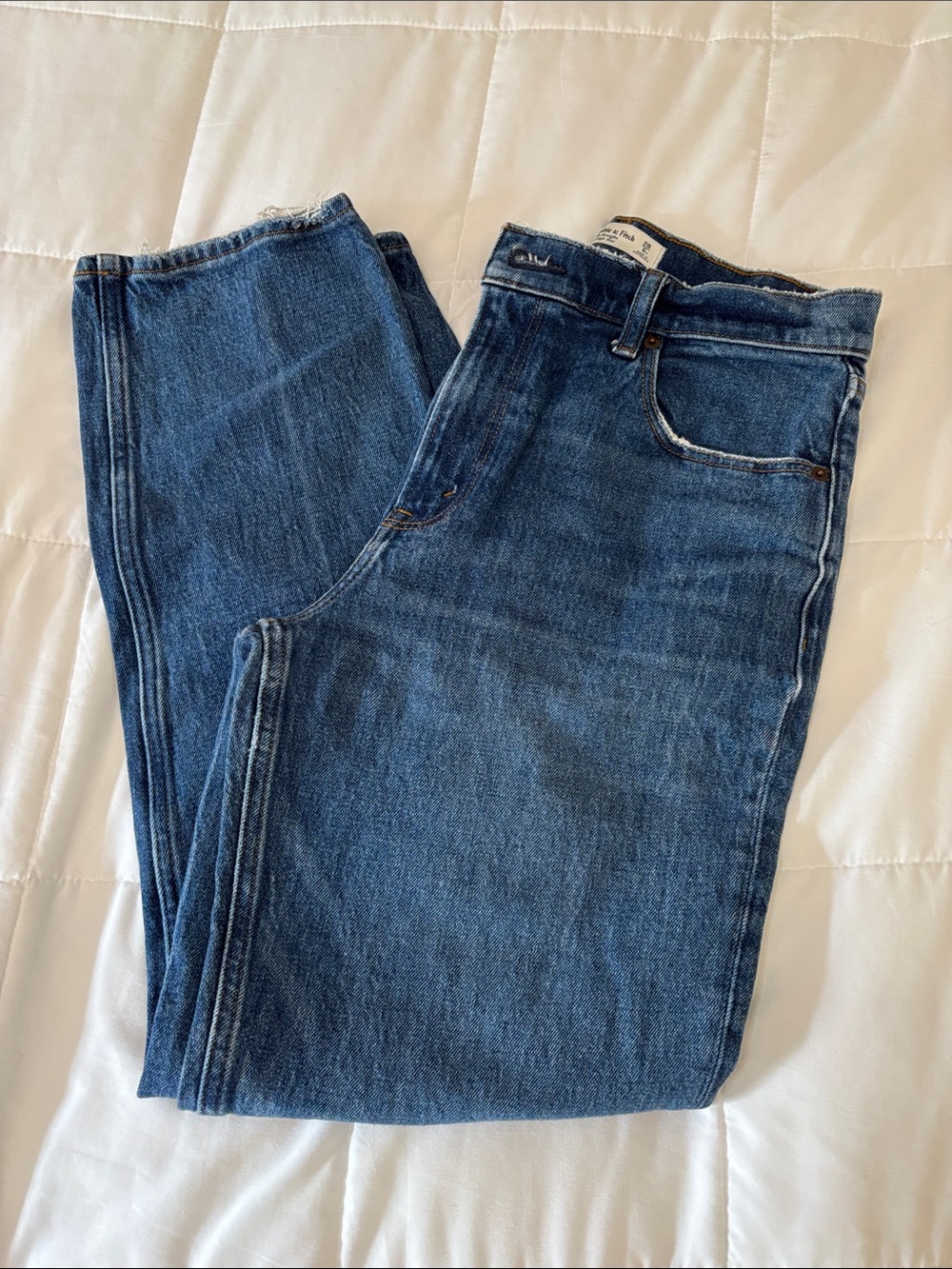 Abercrombie & Fitch The 90's Straight Ultra High Rise